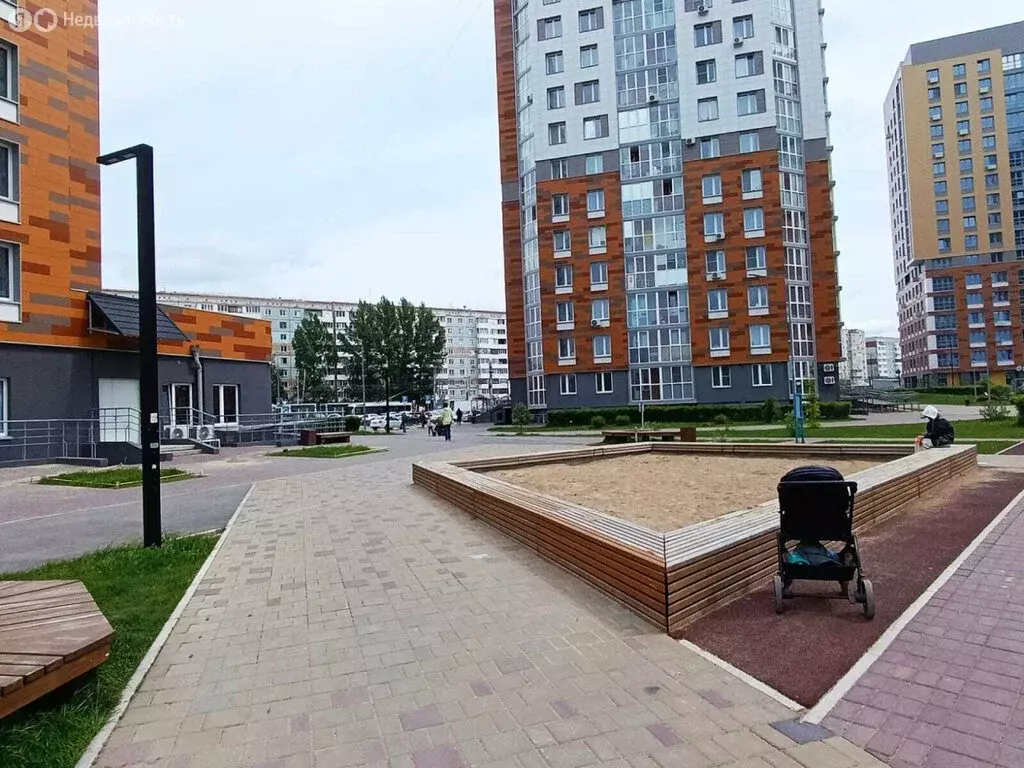2-комнатная квартира: Омск, улица 70 лет Октября, 3 (54.8 м) - Фото 1