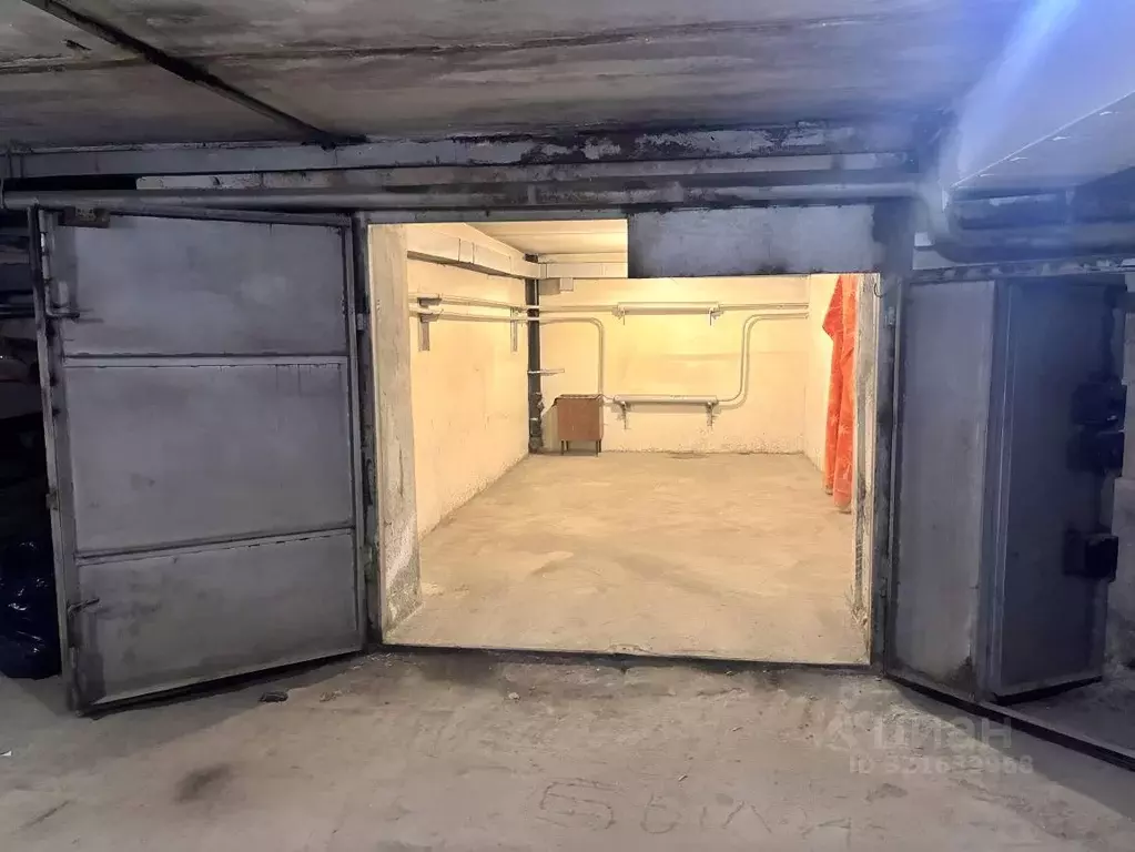 Гараж в Свердловская область, Екатеринбург ул. Фролова, 27 (18 м) - Фото 1