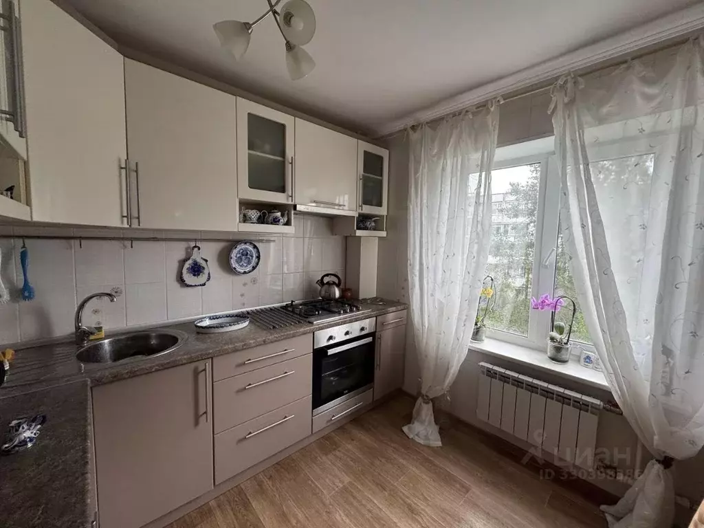 3-к кв. Ленинградская область, Гатчина ул. Рощинская, 11 (71.2 м) - Фото 1