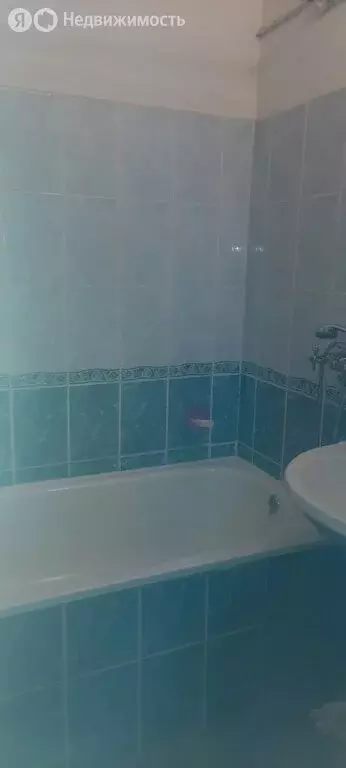 3-комнатная квартира: Саратов, Днепропетровская улица, 2 (64 м) - Фото 1