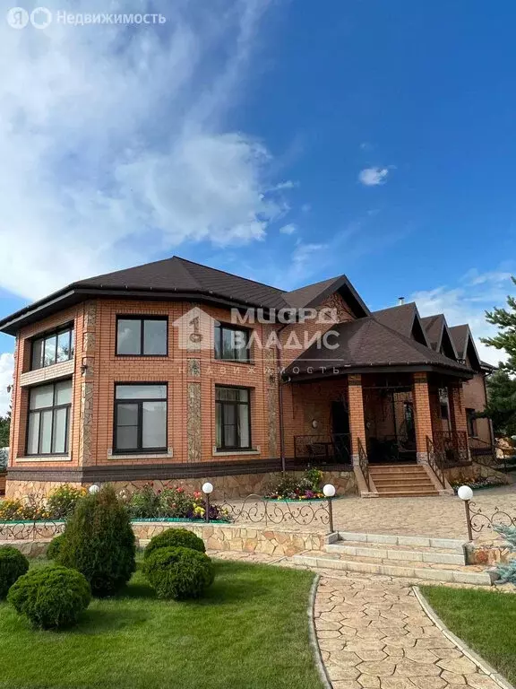 Дом в Омский район, село Усть-Заостровка (280 м) - Фото 0