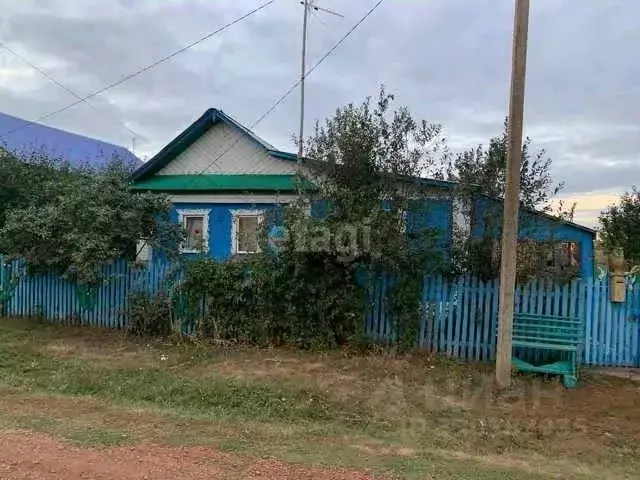 Дом в Башкортостан, Стерлибашевский район, Халикеевский сельсовет, с. ... - Фото 1