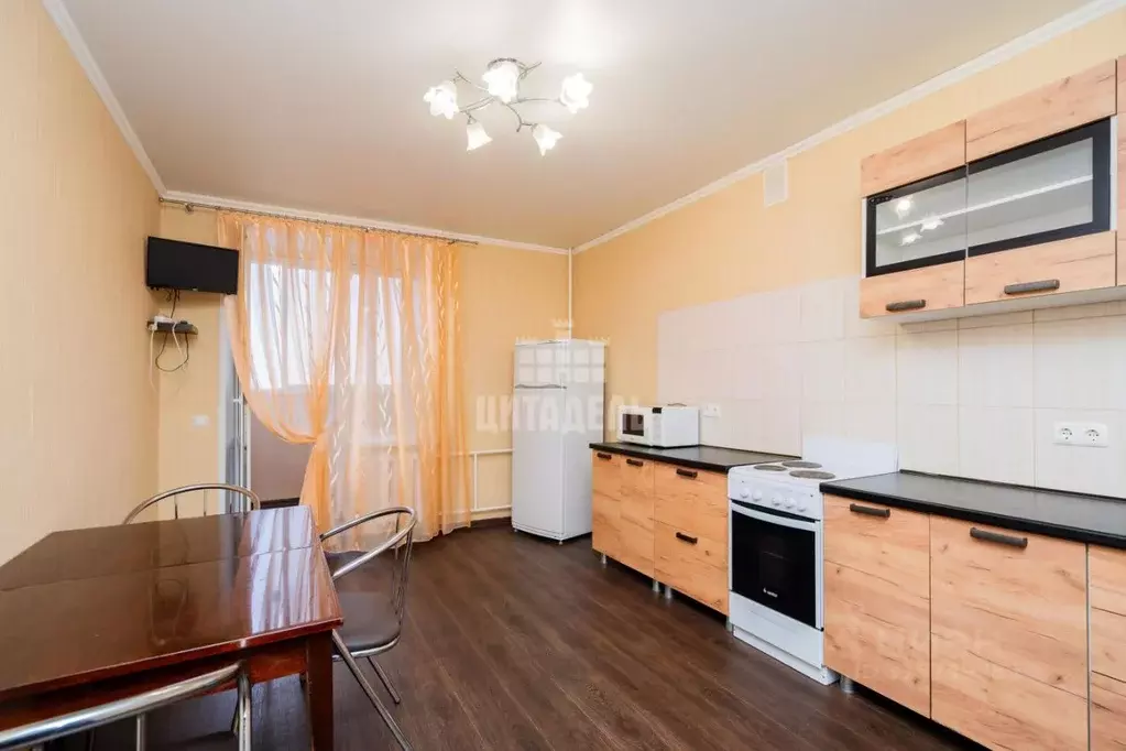 2-к кв. Воронежская область, Воронеж просп. Революции, 9а (89.2 м) - Фото 1