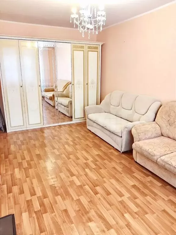 1-к. квартира, 38 м, 4/17 эт. - Фото 0