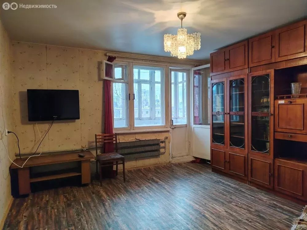 4-комнатная квартира: Екатеринбург, Авиационная улица, 65к4 (58 м) - Фото 1