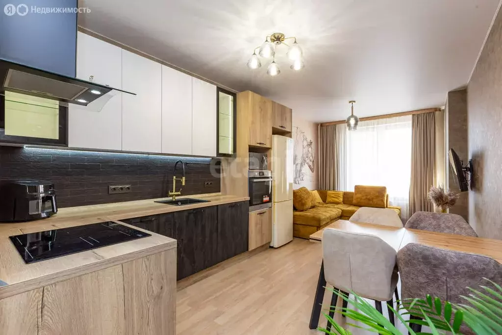 3-комнатная квартира: Екатеринбург, Лучистая улица, 6 (84.6 м) - Фото 0