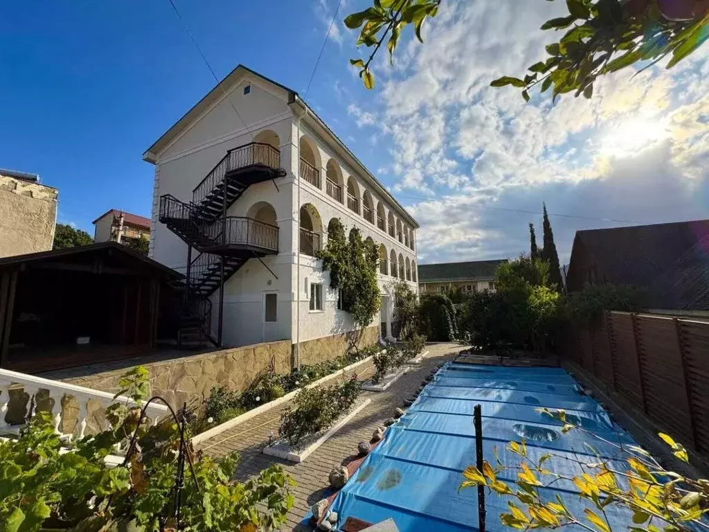 Дом в Крым, Алушта муниципальный округ, с. Рыбачье ул. Речная (376 м) - Фото 1