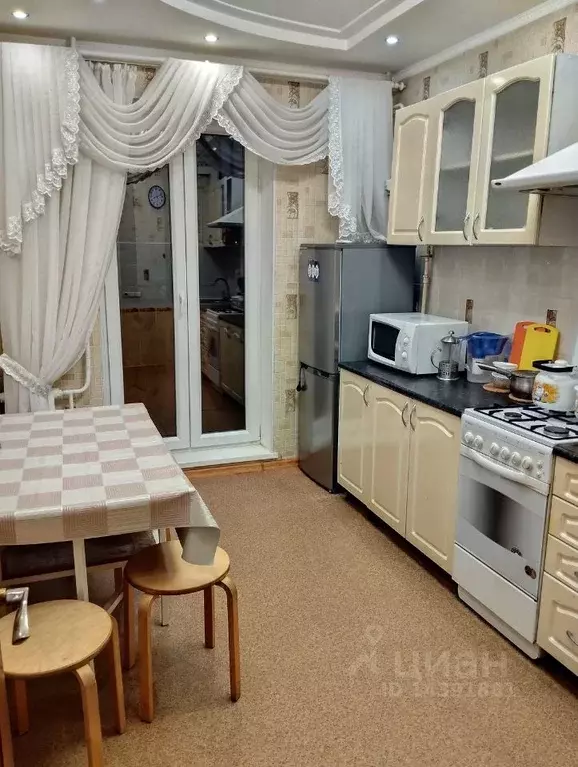 3-к кв. Татарстан, Альметьевск ул. Ленина, 143 (69.0 м) - Фото 0