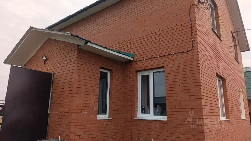 Дом в Самарская область, Кинельский район, Бобровка с/пос, с. Бобровка ... - Фото 1