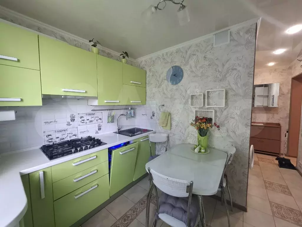2-к. квартира, 52 м, 6/9 эт. - Фото 0