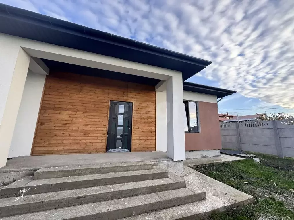 Дом в Крым, Симферополь Белое-5 мкр,  (140 м) - Фото 1