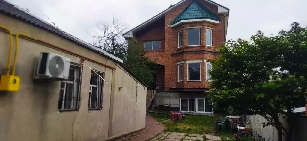Дом в Ростовская область, Ростов-на-Дону ул. Ларина (260 м) - Фото 0