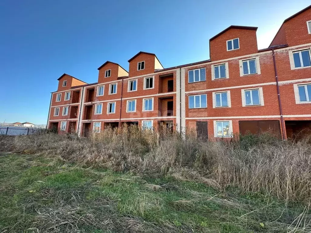 Таунхаус в Ингушетия, Магас ул. Анатолия Приставкина (347 м) - Фото 1