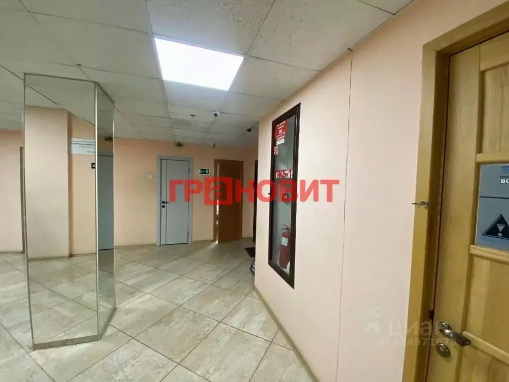 Офис в Новосибирская область, Новосибирск Советская ул., 64 (30 м) - Фото 1