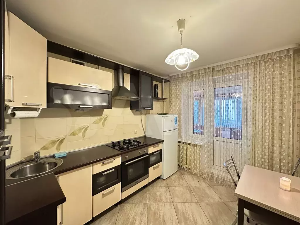 2-к. квартира, 60 м, 2/9 эт. - Фото 1