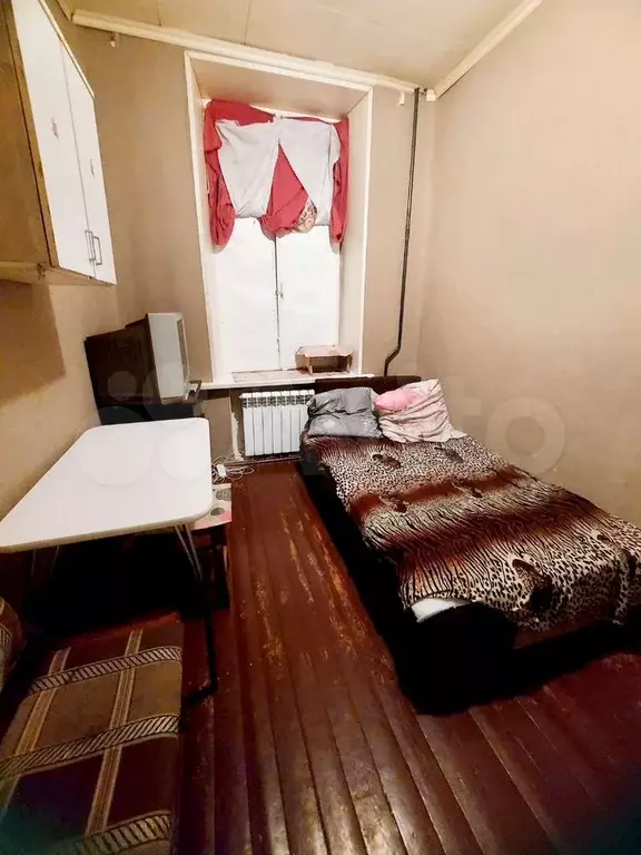 Комната 12 м в 7-к., 1/3 эт. - Фото 1