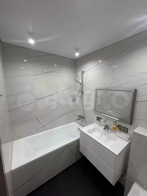 2-к. квартира, 55 м, 7/24 эт. - Фото 1