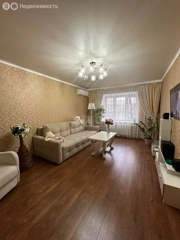 3-комнатная квартира: Невинномысск, улица Калинина, 186 (65.8 м) - Фото 1