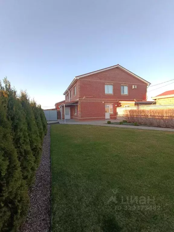 Таунхаус в Самарская область, Ставропольский район, с. Ягодное ул. ... - Фото 1