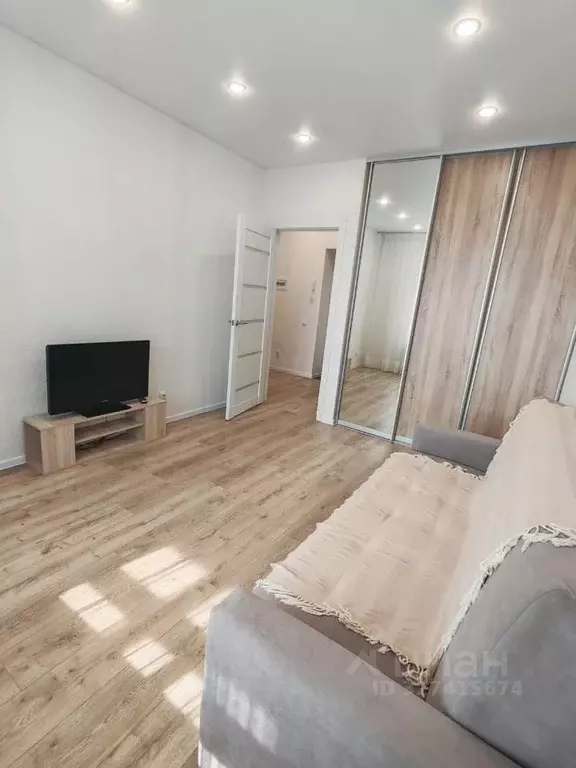 1-к кв. Татарстан, с. Высокая Гора ул. Егорова, 1 (35.0 м) - Фото 1