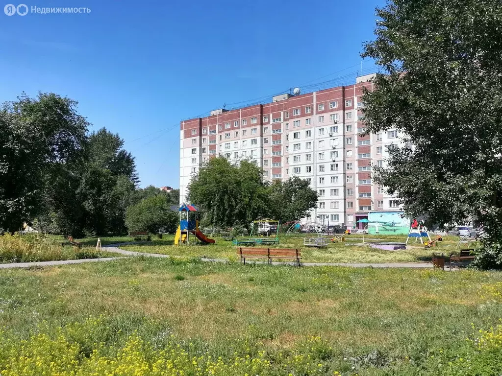 3-комнатная квартира: Бердск, Комсомольская улица, 24 (65.8 м) - Фото 1