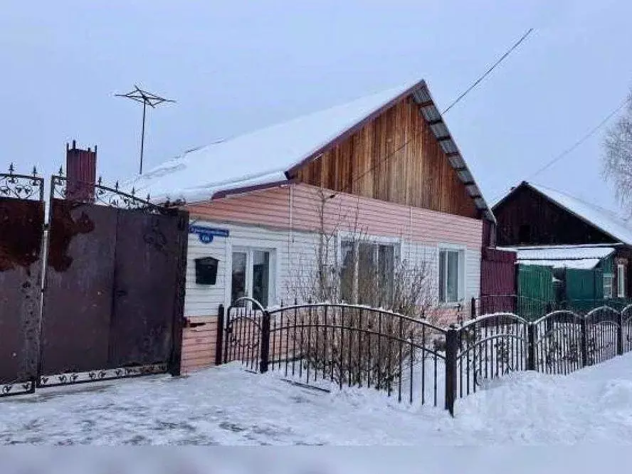 Коттедж в Красноярский край, Ирбейско-Саянский муниципальный округ, с. ... - Фото 1