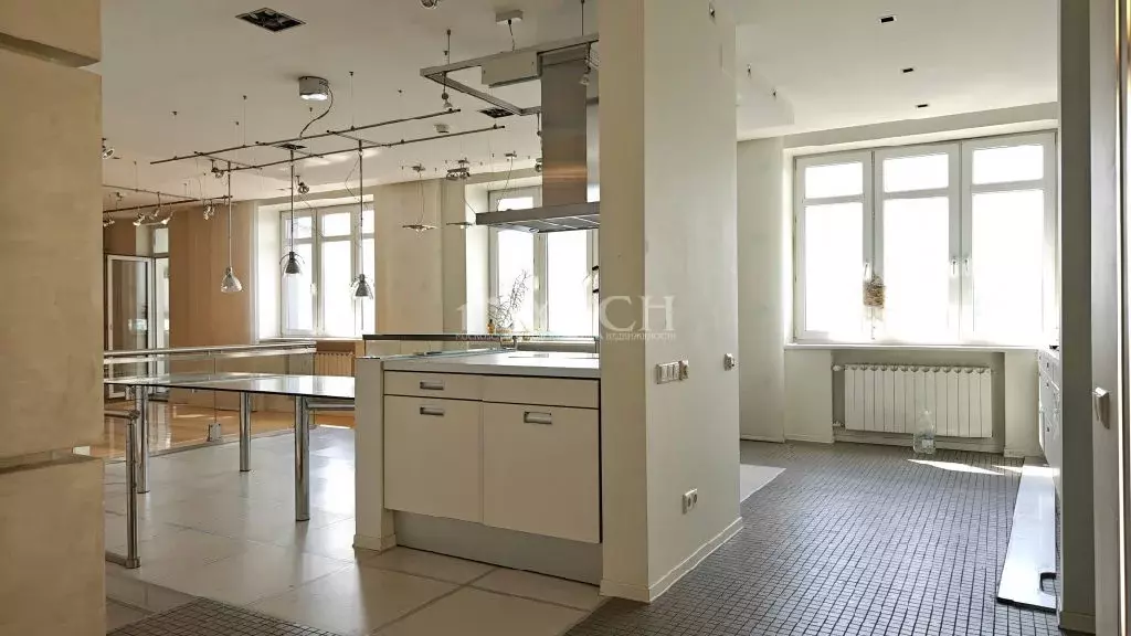 Продается 4-комнатная квартира - Фото 2