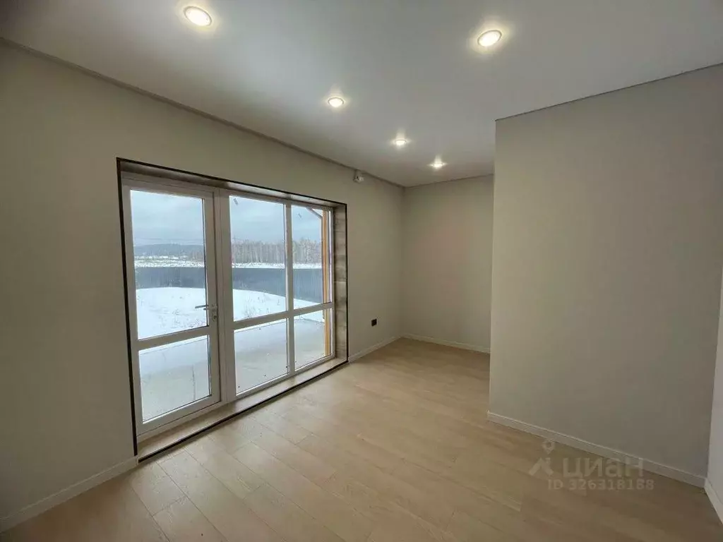 Дом в Свердловская область, Полевской муниципальный округ, пос. ... - Фото 1