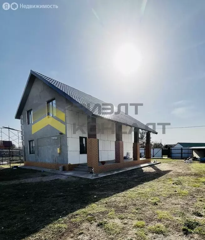 Дом в село Усть-Заостровка, Придорожная улица (172 м) - Фото 1