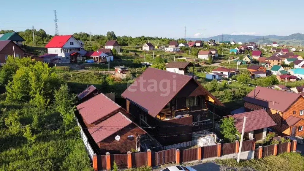 Дом в Алтай, Горно-Алтайск ул. Карамаева (213 м) - Фото 0