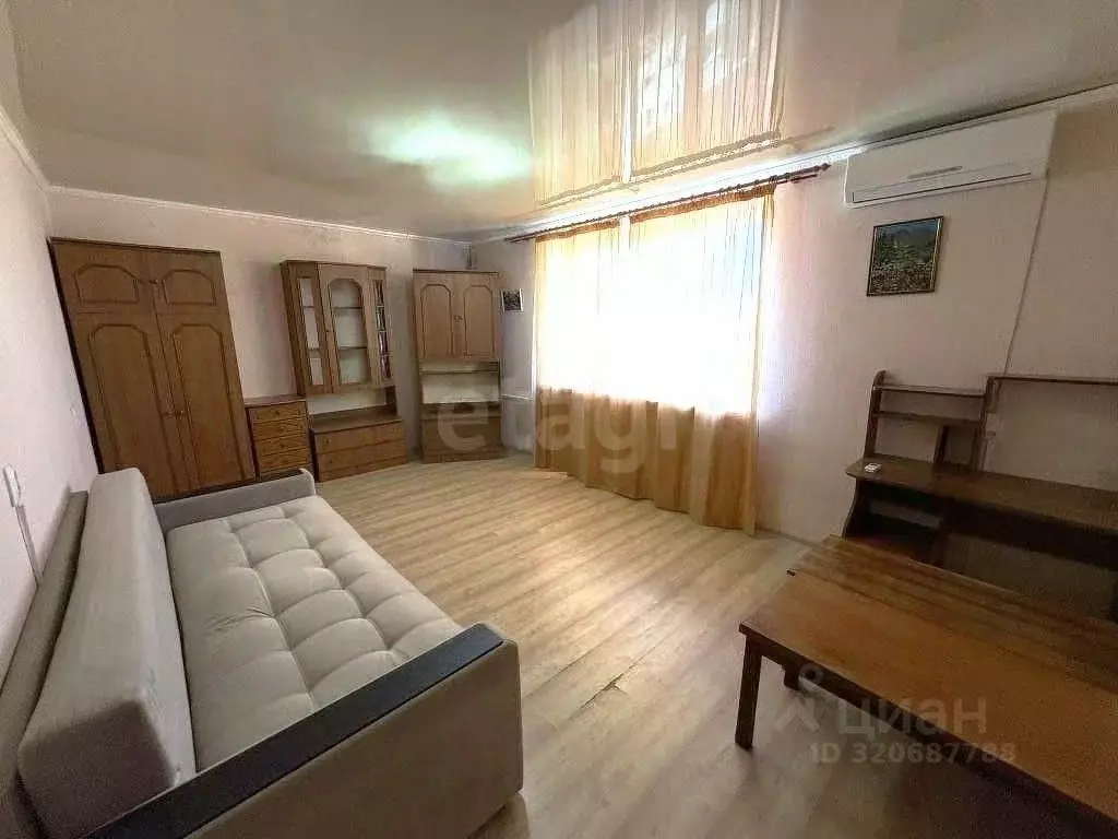 2-к кв. Крым, Феодосия ул. Украинская, 31 (52.8 м) - Фото 0