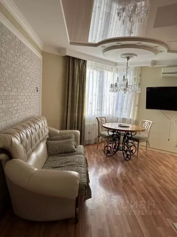 3-к кв. Свердловская область, Екатеринбург ул. Уральская, 75 (70.0 м) - Фото 1