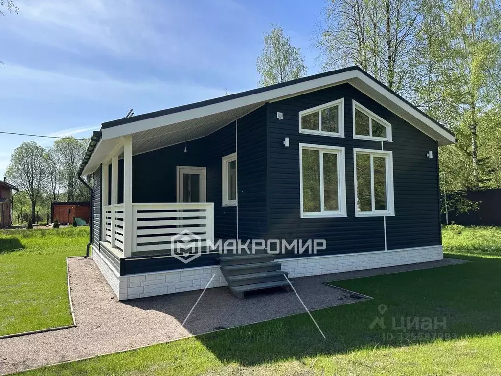 Дом в Ленинградская область, Выборгский район, Рощинское городское ... - Фото 1