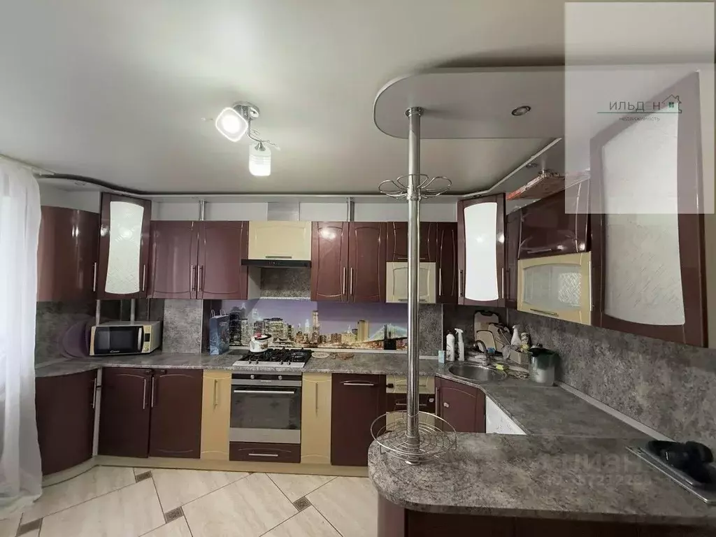 3-к кв. Брянская область, Стародуб Красная пл., 4 (74.2 м) - Фото 1