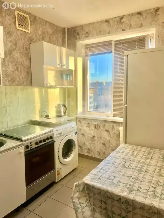 1-комнатная квартира: Саратов, улица имени В.И. Лебедева-Кумача, 72А ... - Фото 2