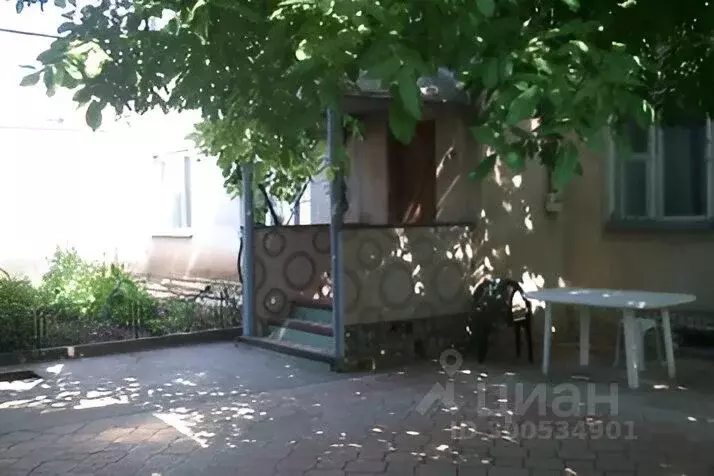 Дом в Крым, Евпатория ул. Шмидта, 6 (100 м) - Фото 0