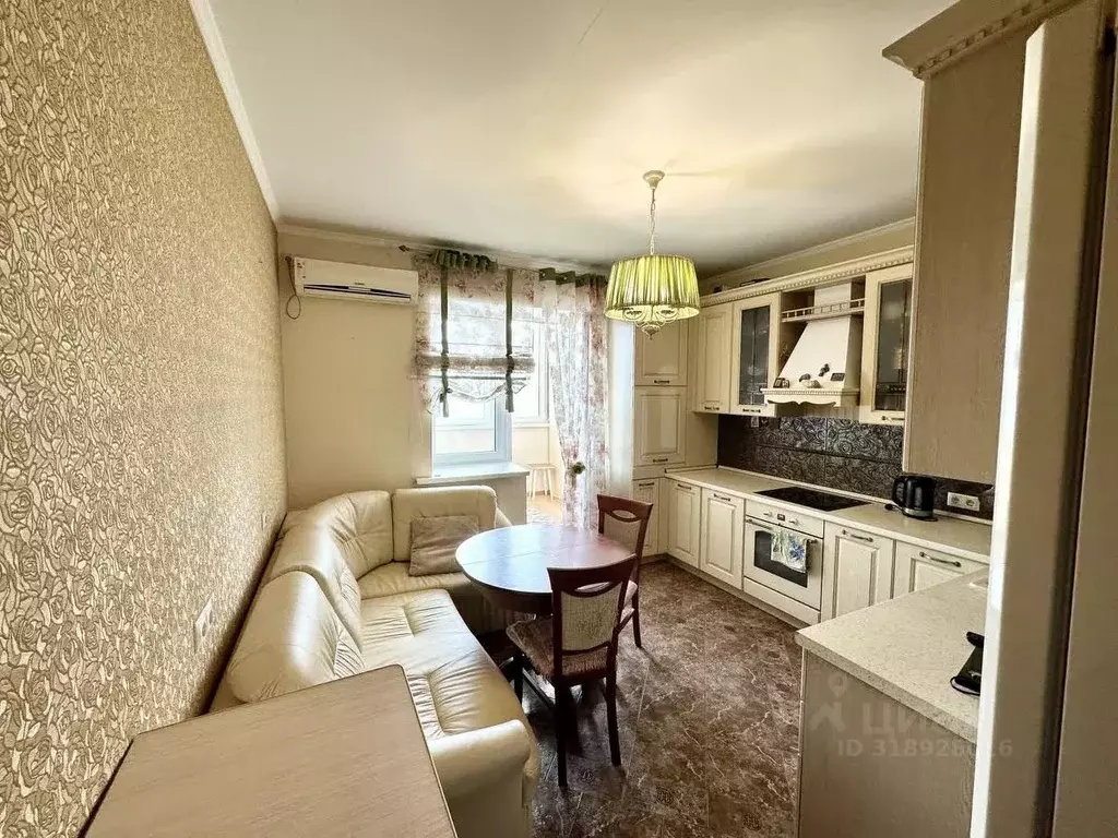 2-к кв. Белгородская область, Белгород Гостенская ул., 12 (80.4 м) - Фото 2