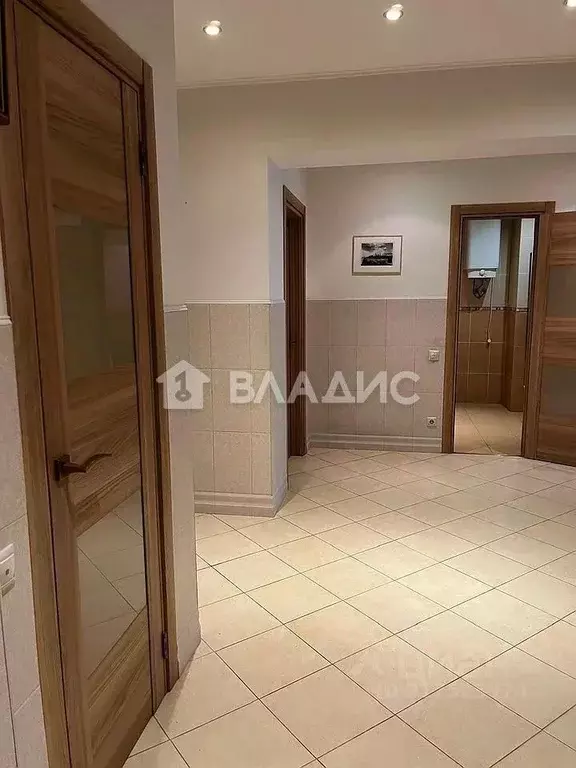 3-к кв. Московская область, Лобня Авиационная ул., 10А (108.0 м) - Фото 0