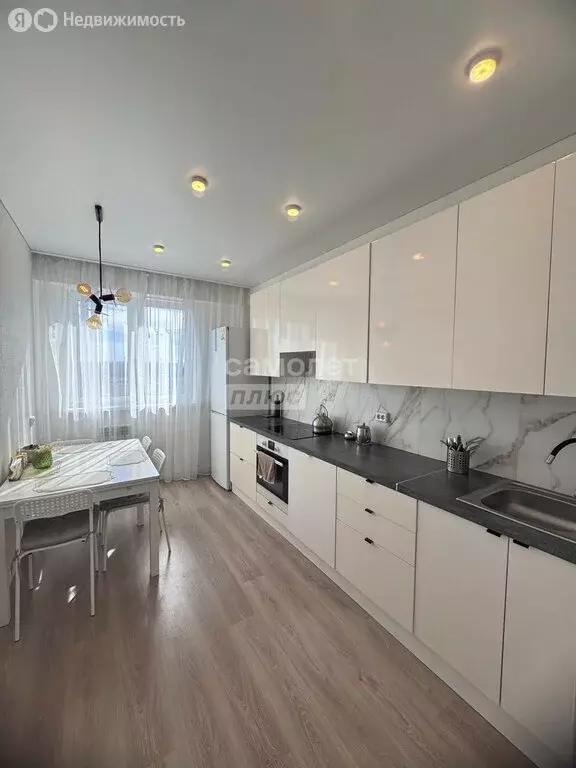 3-комнатная квартира: Уфа, улица Шмидта, 158/1 (68.8 м) - Фото 1