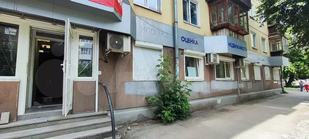 Магазин, офис, парикмахерская на 1-й линии, 13.4 м - Фото 1