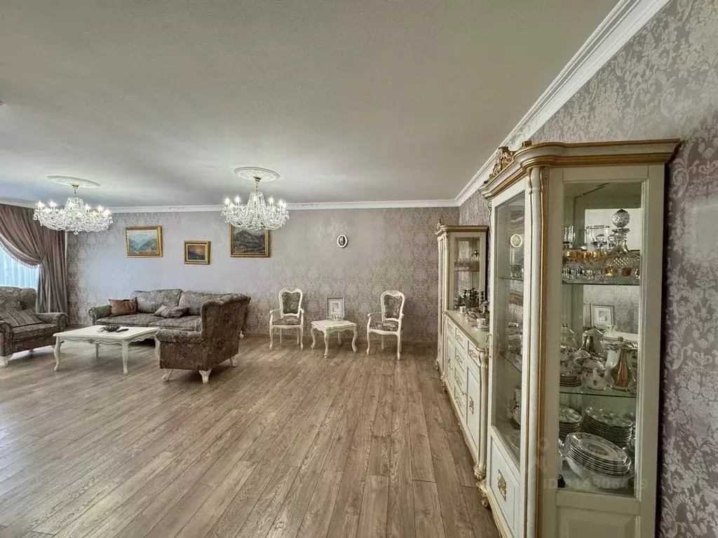 4-к кв. Северная Осетия, Владикавказ ул. Гастелло, 65/56 (165.0 м) - Фото 1