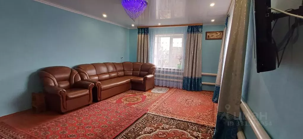 Дом в Омская область, Павлоградский район, с. Тихвинка ул. Омарова ... - Фото 1