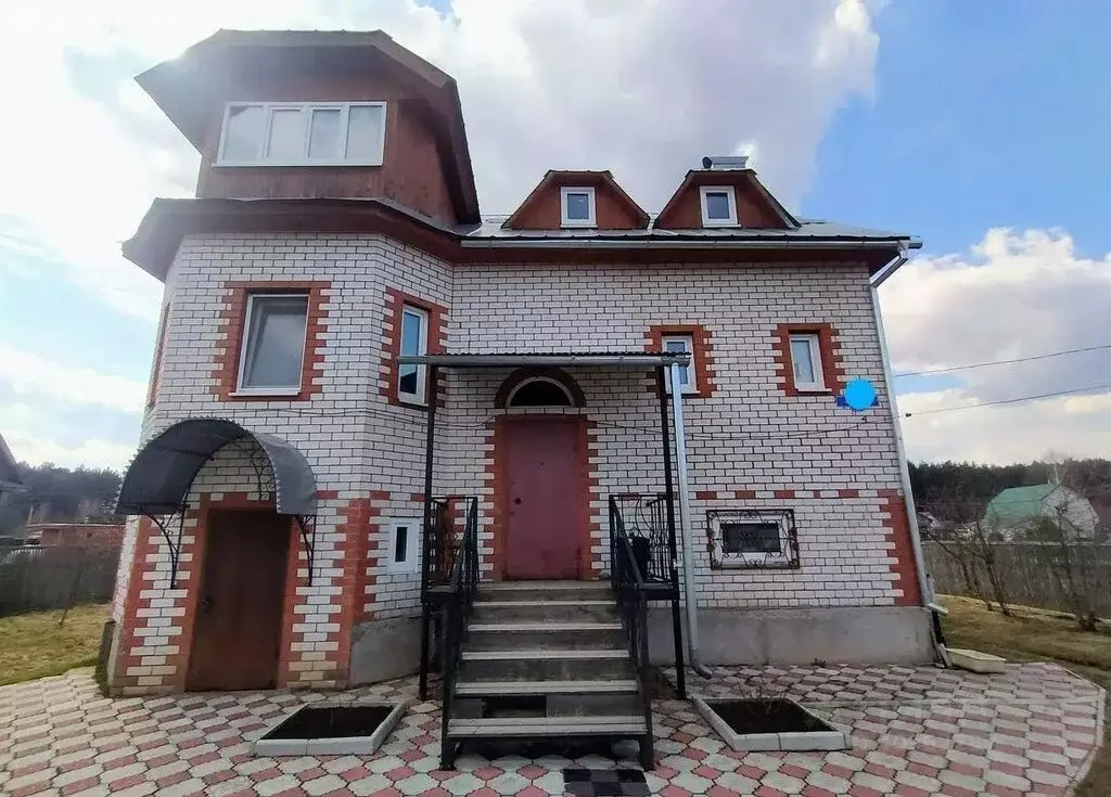 Дом в Конаково, Южная улица (201.5 м) - Фото 1