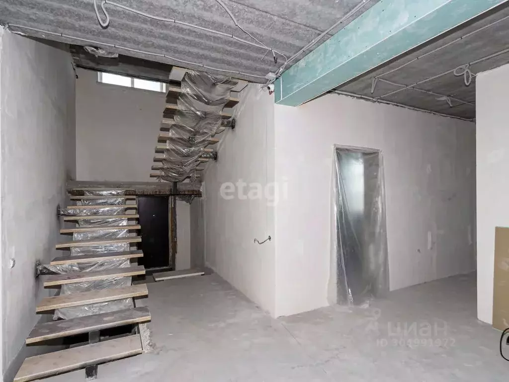 Дом в Тюменская область, Тюмень Энтузиастов мкр, ул. Рябиновая (572 м) - Фото 1