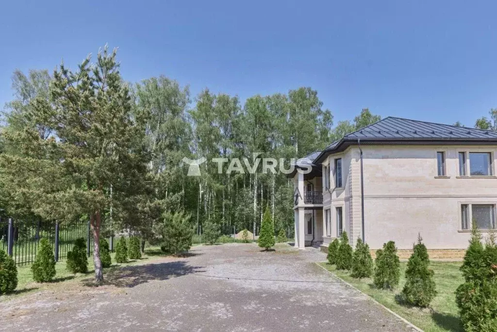 Дом в Санкт-Петербург пос. Комарово, ул. Танкистов, 3Р (300 м) - Фото 1