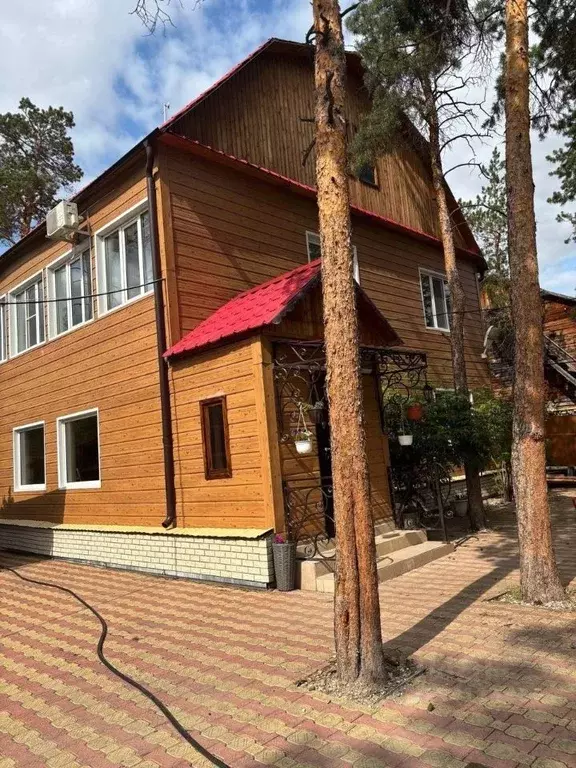 Дом в Саха (Якутия), Якутск пер. Зои Космодемьянской, 10 (115 м) - Фото 0