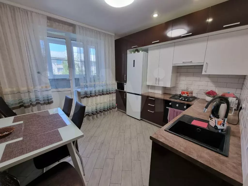 2-к. квартира, 57 м, 4/10 эт. - Фото 0
