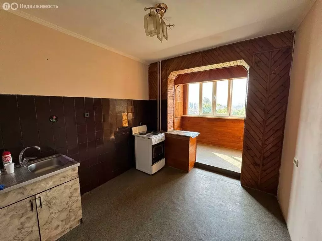 3-комнатная квартира: Кисловодск, Азербайджанская улица, 1 (76.9 м) - Фото 1