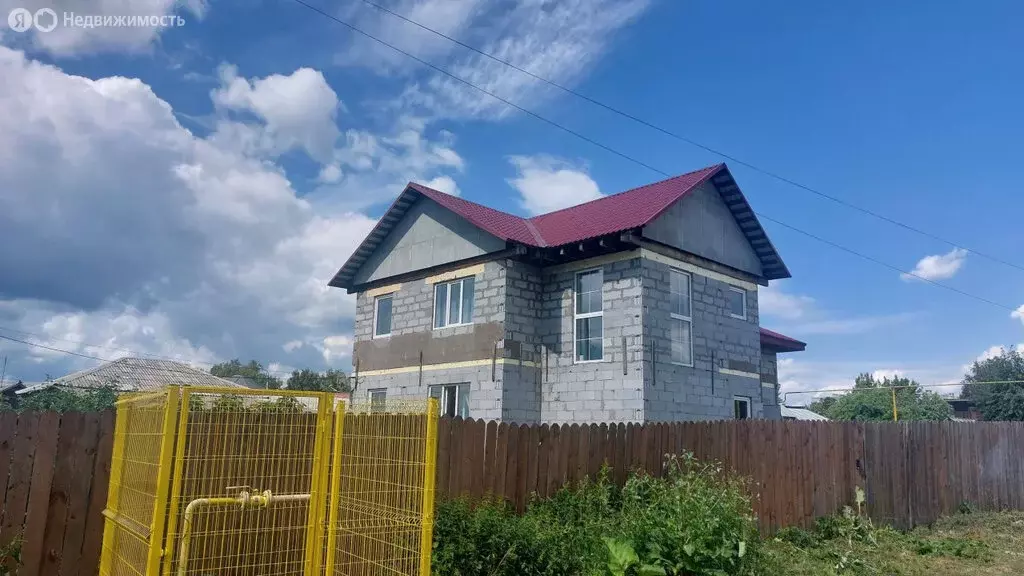 Дом в Первоуральск, улица Фурманова, 9 (194 м) - Фото 1