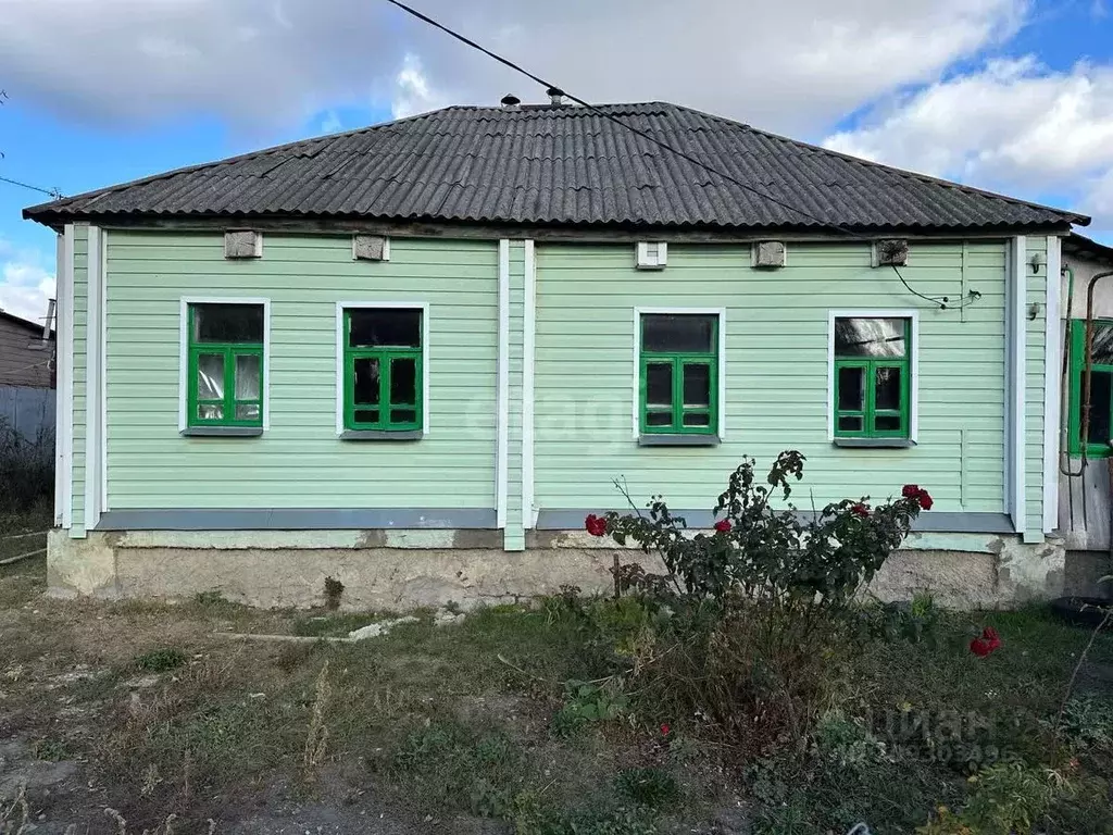 Дом в Белгородская область, Старооскольский городской округ, с. ... - Фото 1